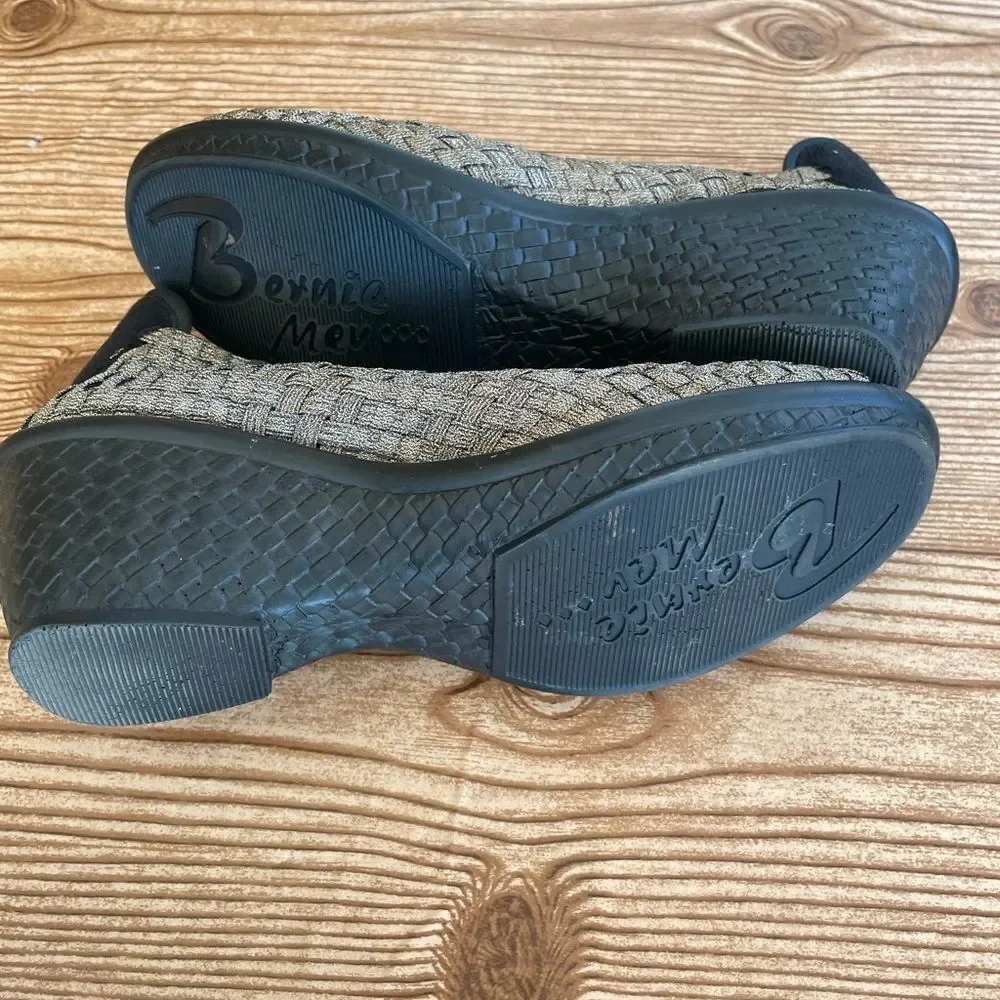 𝅺BM Bernie Mev metallic woven wedge sandals , size EU 37.